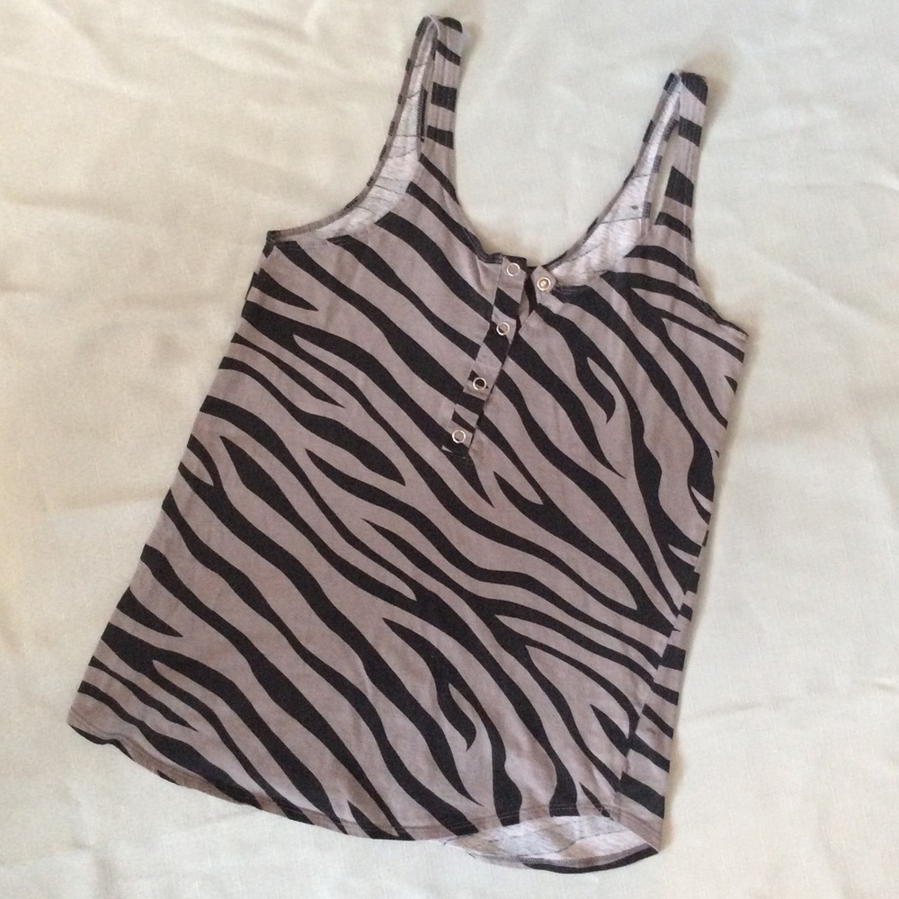 Wet Seal Tee Top